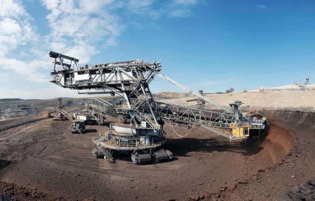 An active dragline that is mining precious metals and minerals using Arroyo pumps and equipment
